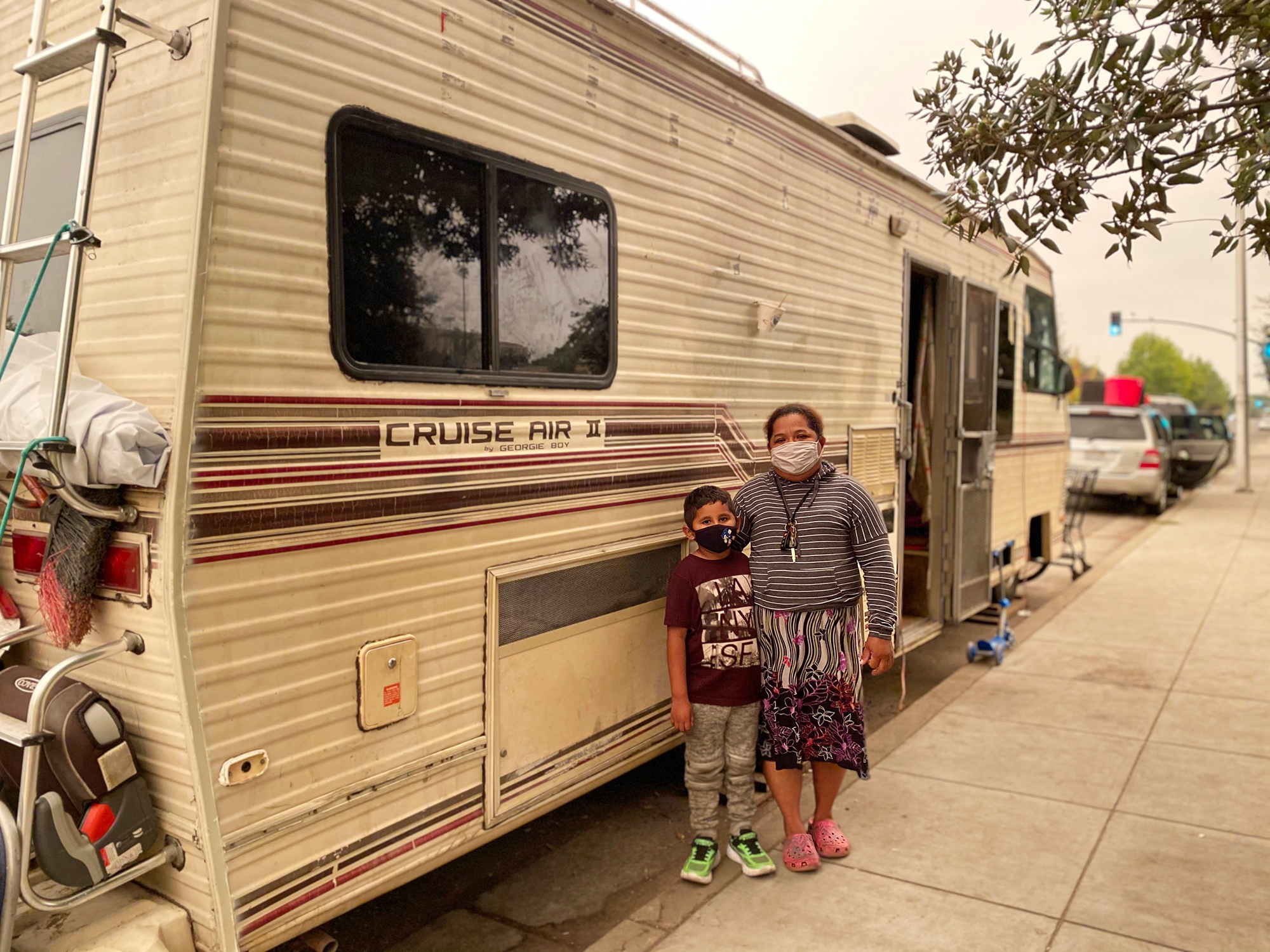 Learning to Cruise in a Caravan